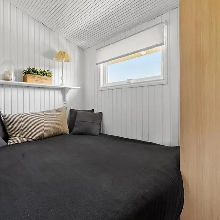 2 Bedroom Amazing In Vakantiehuis